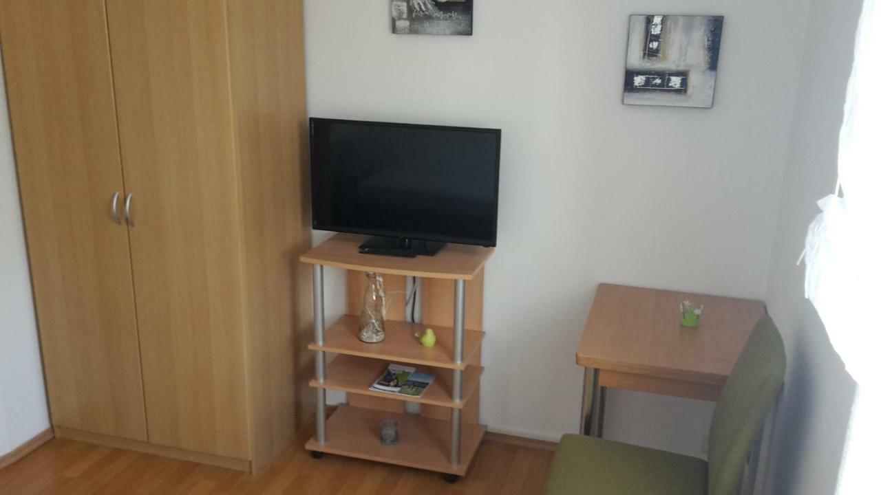 Ferienwohnung "An Der Wuerschnitz" Chemnitz Exterior foto